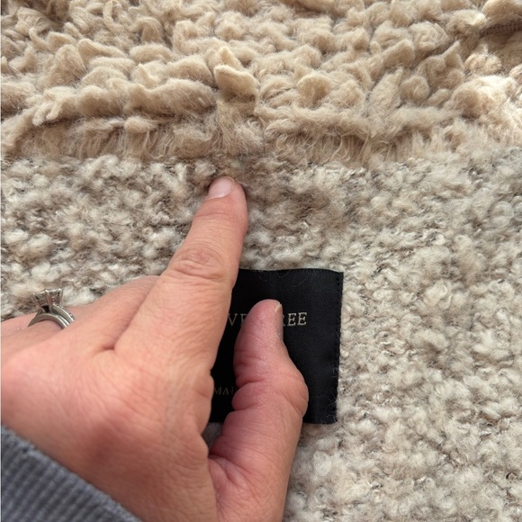 Love Tree Women's Acrylic Wool Faux Leather Trim Cream Sherpa Boho Vest Small - Picture 8 of 10